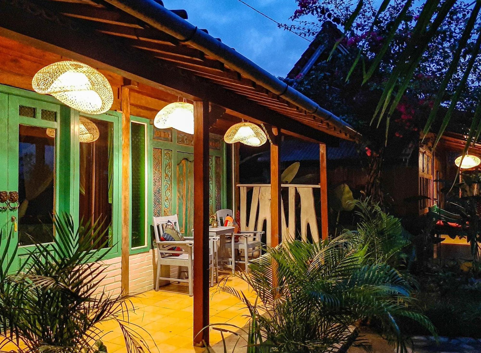 Janur Bungalow Magelang Zimmer foto