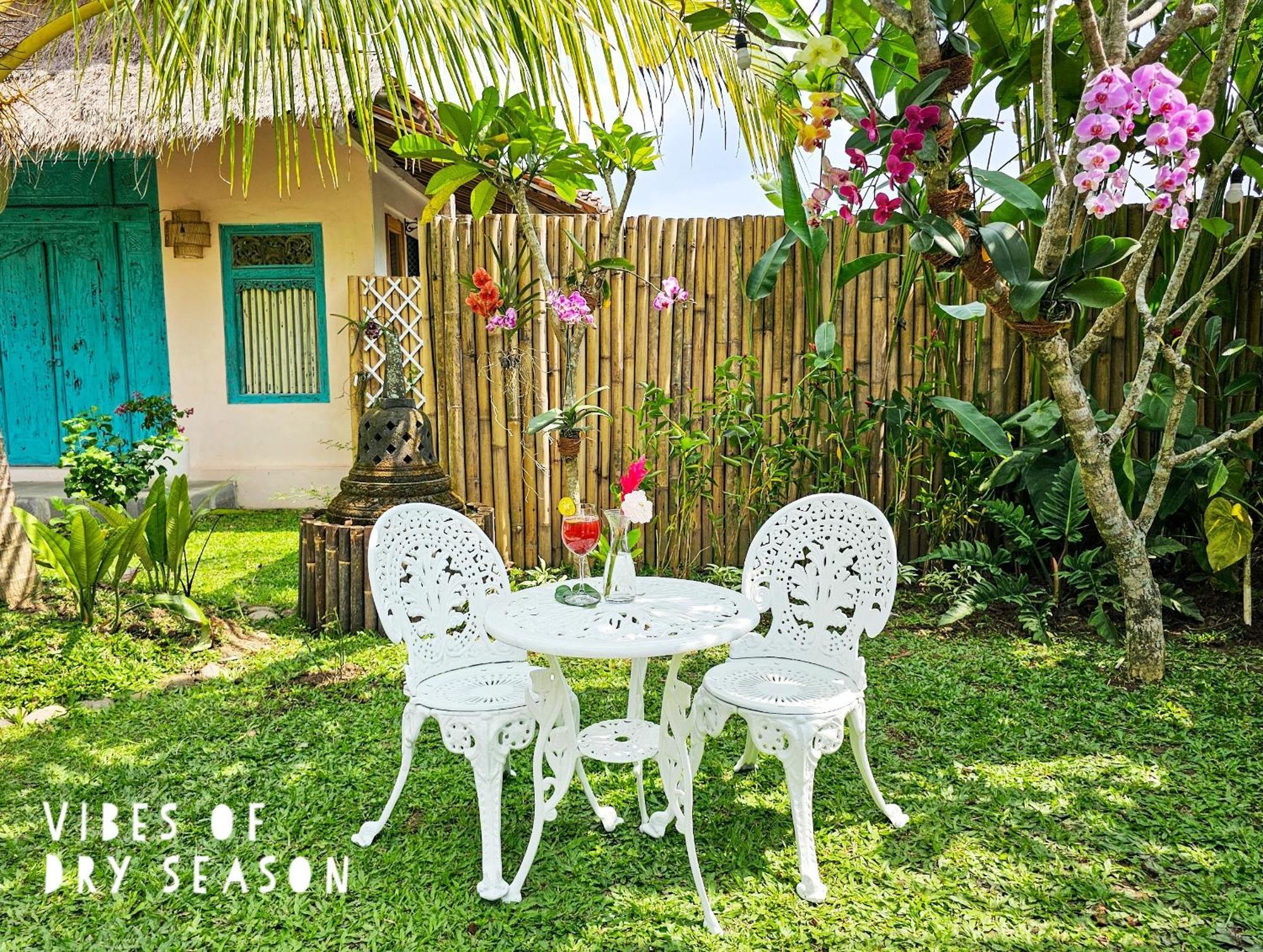 Janur Bungalow Magelang Exterior foto